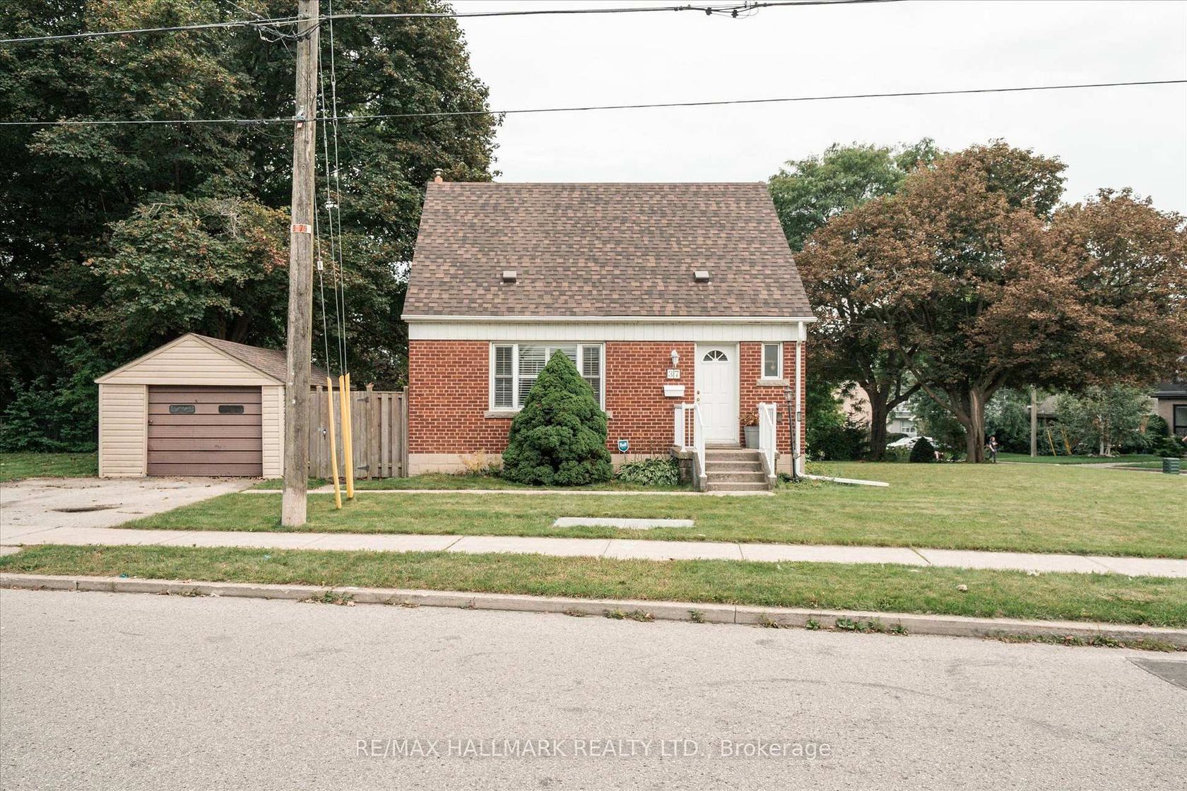 37 Holswade Road, Birchmount, Toronto photo 6