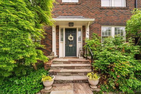 Photo 3 at 106 Colin Avenue, Eglinton, Toronto