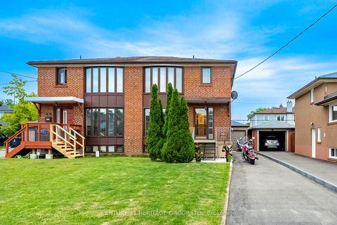 Photo 1 at 19 Lantos Court, CFB, Toronto