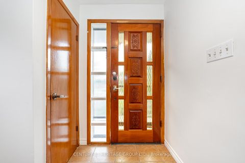 Photo 5 at 19 Lantos Court, CFB, Toronto