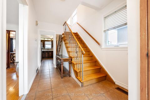Photo 6 at 19 Lantos Court, CFB, Toronto