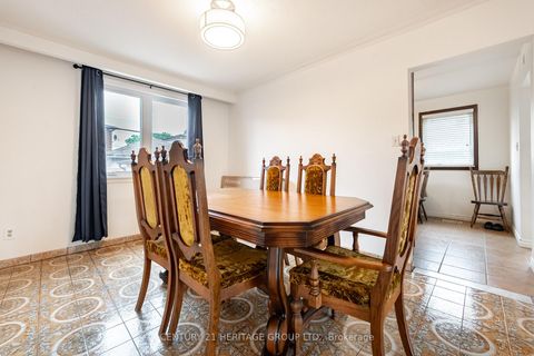 Photo 13 at 19 Lantos Court, CFB, Toronto