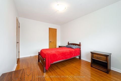 Photo 25 at 19 Lantos Court, CFB, Toronto