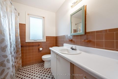 Photo 29 at 19 Lantos Court, CFB, Toronto