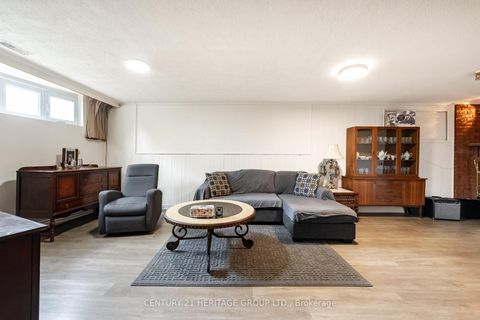 Photo 34 at 19 Lantos Court, CFB, Toronto