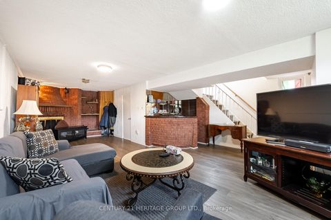 Photo 36 at 19 Lantos Court, CFB, Toronto