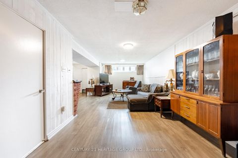 Photo 38 at 19 Lantos Court, CFB, Toronto