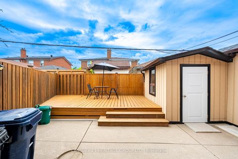 Photo 45 at 19 Lantos Court, CFB, Toronto