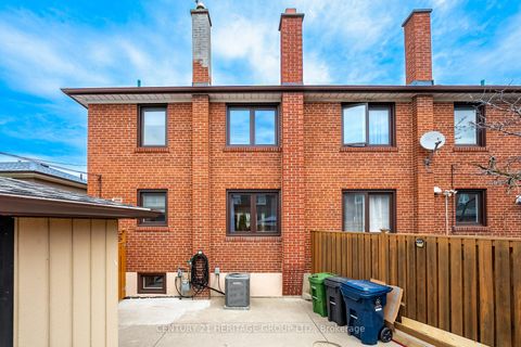 Photo 47 at 19 Lantos Court, CFB, Toronto