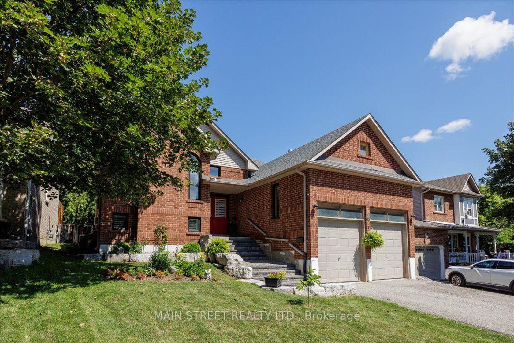 49 Circle Ridge Drive, Keswick North, Georgina photo number 2
