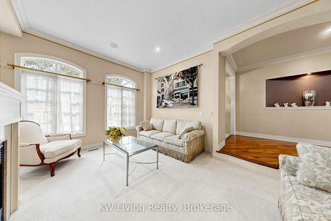 Photo 3 at 20 ORMSBY Court, Bayview Hill, Richmond Hill