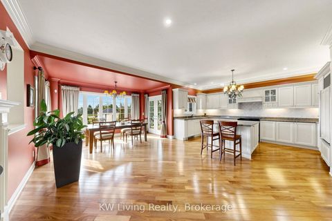 Photo 11 at 20 ORMSBY Court, Bayview Hill, Richmond Hill