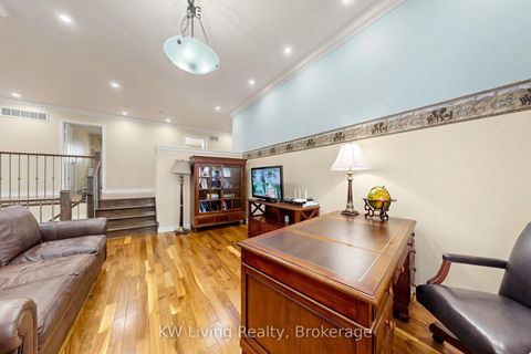 Photo 19 at 20 ORMSBY Court, Bayview Hill, Richmond Hill