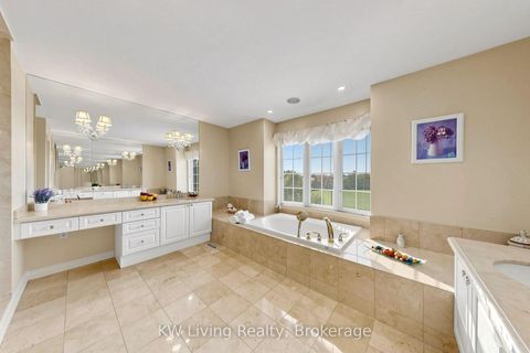 Photo 24 at 20 ORMSBY Court, Bayview Hill, Richmond Hill