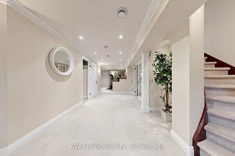 Photo 34 at 20 ORMSBY Court, Bayview Hill, Richmond Hill
