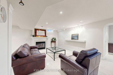 Photo 35 at 20 ORMSBY Court, Bayview Hill, Richmond Hill