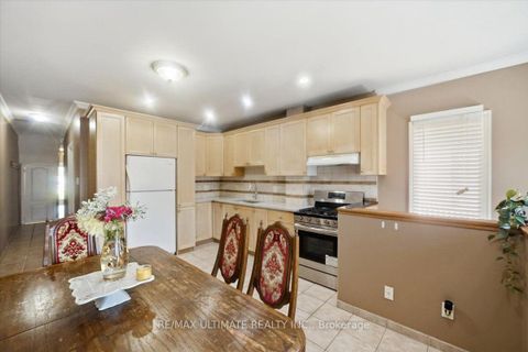 Photo 11 at 299 Delaware Avenue, Junction, Toronto