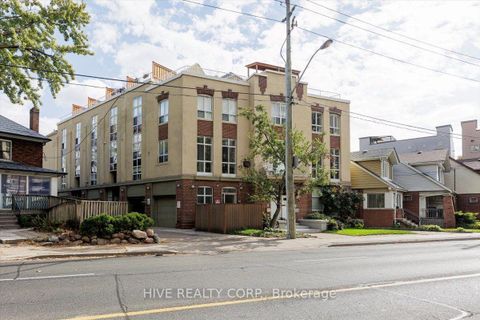Photo 1 at D - 957 Broadview Avenue, Broadview North, Toronto