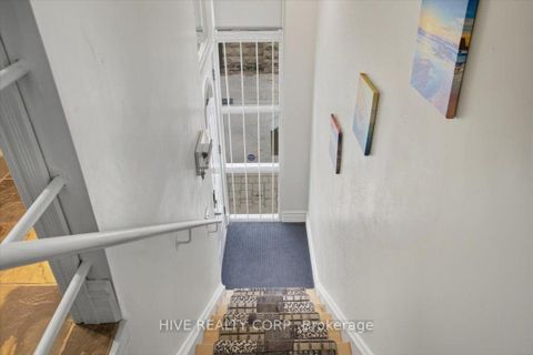 Photo 4 at D - 957 Broadview Avenue, Broadview North, Toronto
