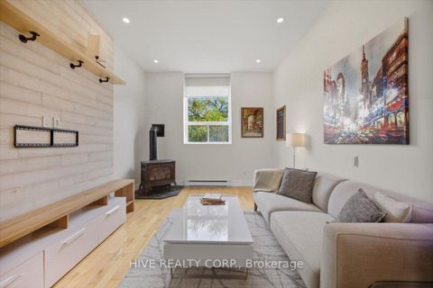 Photo 5 at D - 957 Broadview Avenue, Broadview North, Toronto