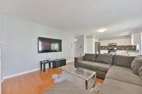 Photo 12 at 28 Empire Drive, Shore, Barrie