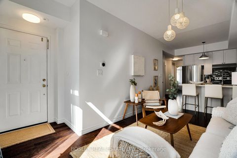 Photo 3 at TH22 - 80 Carr Street, Chinatown, Toronto