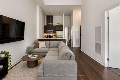 Photo 2 at TH7 - 20 Bruyeres Mews, Niagara, Toronto