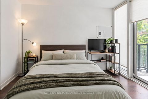 Photo 13 at TH7 - 20 Bruyeres Mews, Niagara, Toronto