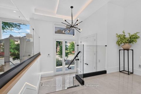 Photo 3 at 39 Derwyn Road, East York, Toronto