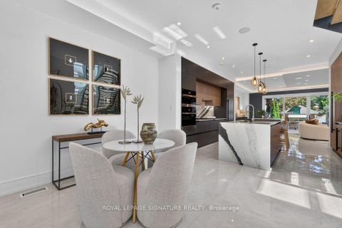 Photo 5 at 39 Derwyn Road, East York, Toronto