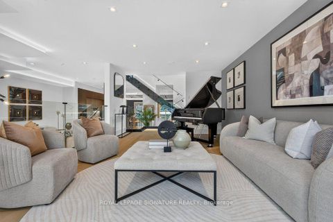 Photo 8 at 39 Derwyn Road, East York, Toronto