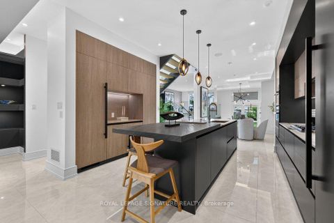 Photo 11 at 39 Derwyn Road, East York, Toronto