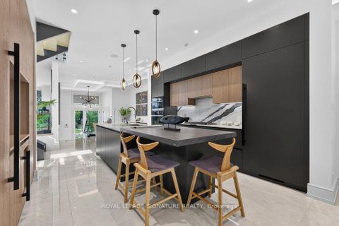 Photo 12 at 39 Derwyn Road, East York, Toronto