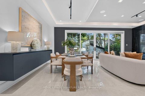 Photo 13 at 39 Derwyn Road, East York, Toronto