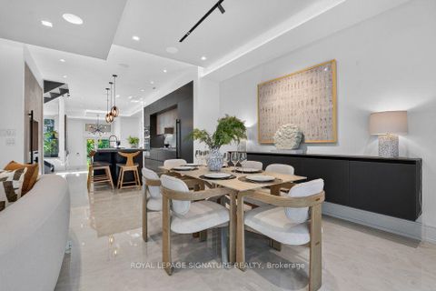 Photo 14 at 39 Derwyn Road, East York, Toronto