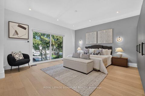 Photo 23 at 39 Derwyn Road, East York, Toronto