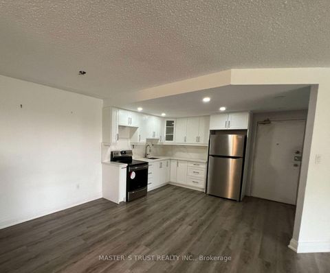 Photo 3 at 201 - 330 Dixon Road E, The Westway, Toronto
