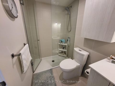 Photo 11 at 911 - 10 Deerlick Court, Donalda, Toronto