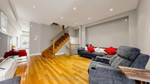 Photo 3 at 55 Bristlewood Crescent, Patterson, Vaughan