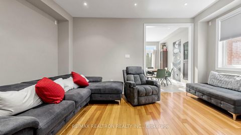 Photo 6 at 55 Bristlewood Crescent, Patterson, Vaughan