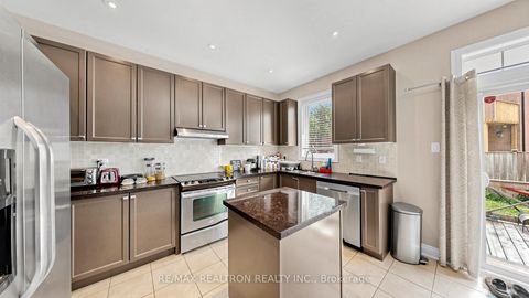 Photo 11 at 55 Bristlewood Crescent, Patterson, Vaughan