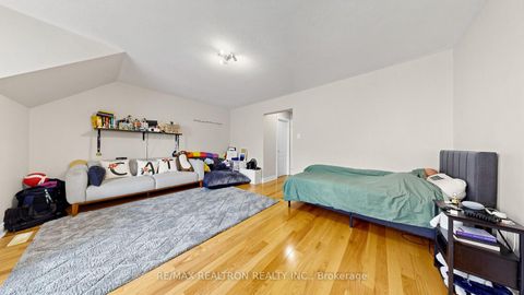 Photo 18 at 55 Bristlewood Crescent, Patterson, Vaughan