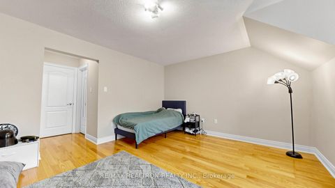 Photo 19 at 55 Bristlewood Crescent, Patterson, Vaughan