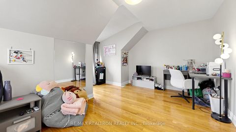 Photo 25 at 55 Bristlewood Crescent, Patterson, Vaughan