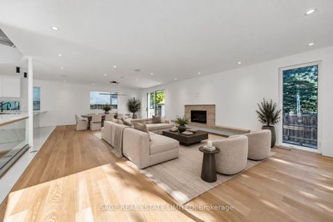 Photo 7 at 2 Addison Crescent, Don Mills, Toronto