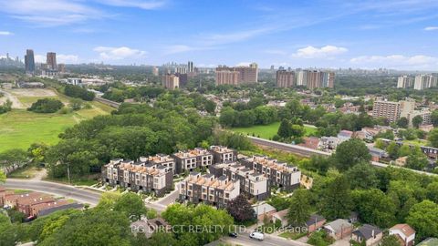 Photo 18 at 15 - 172 Clonmore Drive, Cliffside, Toronto
