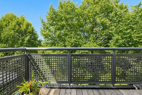 Photo 15 at 304 - 1941 Queen Street E, The Beaches, Toronto