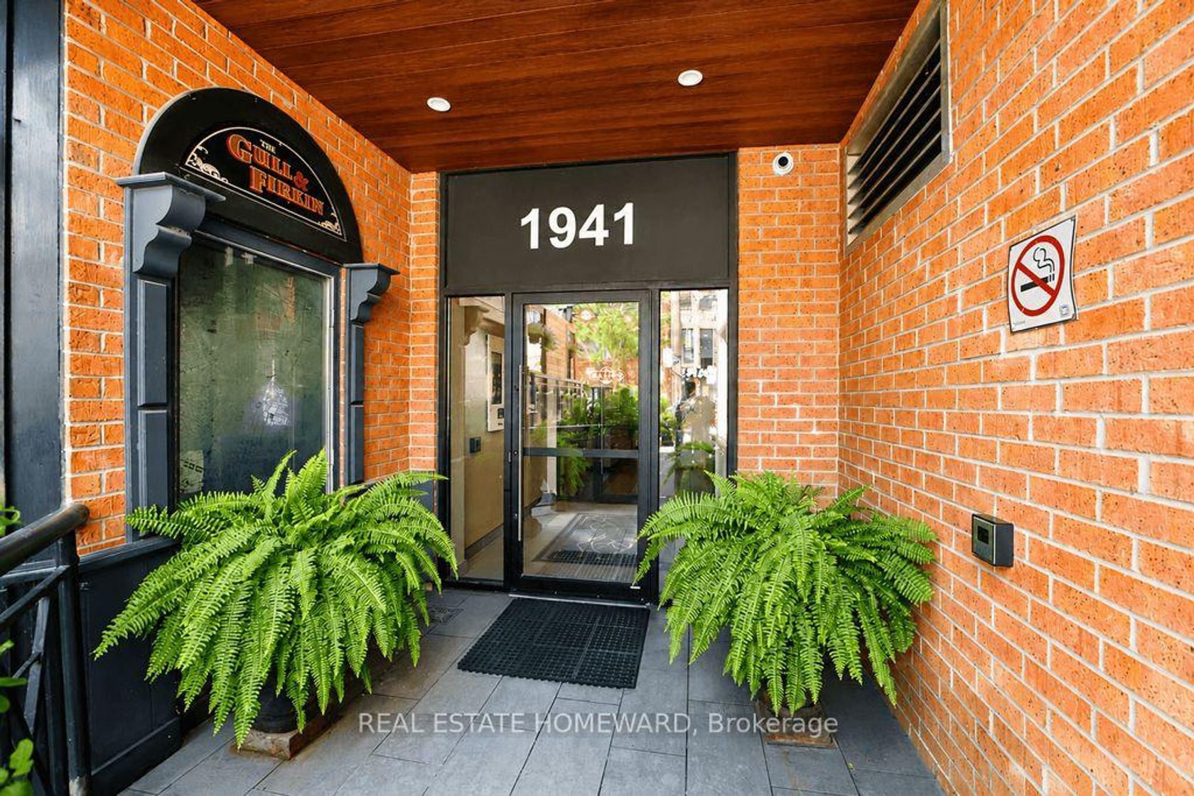 304 - 1941 Queen Street E, The Beaches, Toronto photo 7