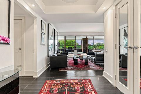 Photo 4 at 605 - 4 Lowther Avenue, Annex, Toronto