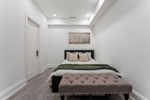 Photo 42 at 75 Lawrence Crescent, Lawrence Park South, Toronto